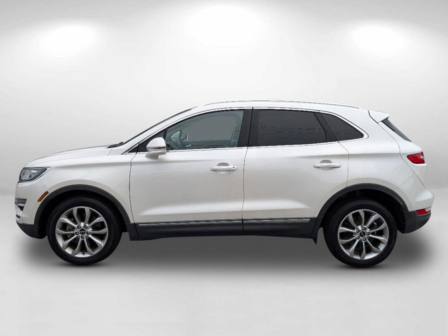 2017 Lincoln MKC Select (5LMCJ2C93HU) with an Intercooled Turbo Premium Unleaded I-4 2.0 L/122 engine, 6-Speed Automatic w/OD transmission, located at 3959 U.S. 80 W, Phenix City, AL, 36870, (334) 297-4885, 32.469296, -85.135185 - 2017 Lincoln MKC Select - Photo#7