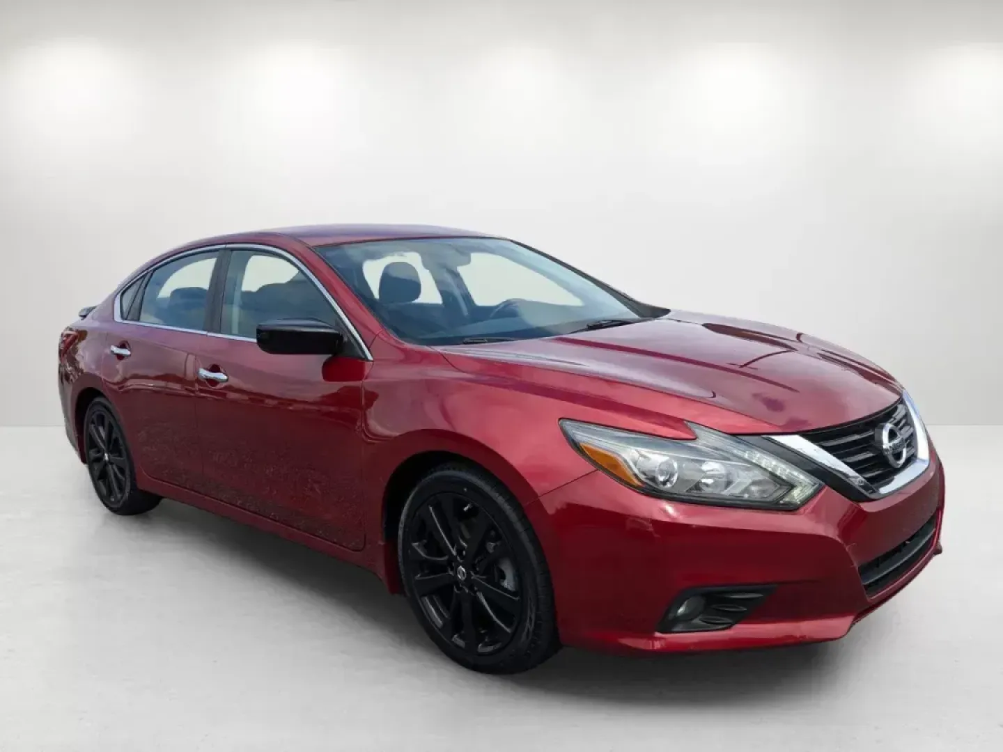 2017 /Sport Interior Nissan Altima 2.5 SR (1N4AL3AP2HC) with an Regular Unleaded I-4 2.5 L/152 engine, 1-Speed CVT w/OD transmission, located at 3959 U.S. 80 W, Phenix City, AL, 36870, (334) 297-4885, 32.469296, -85.135185 - 2017 Nissan Altima 2.5 SR - Photo#2