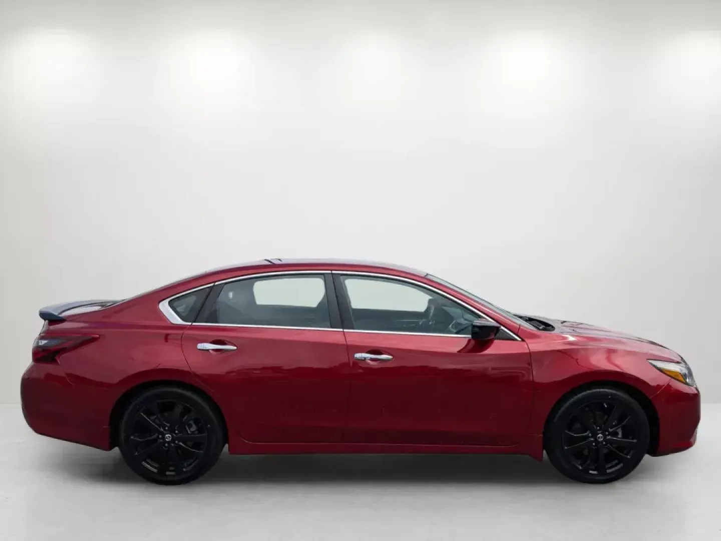 2017 /Sport Interior Nissan Altima 2.5 SR (1N4AL3AP2HC) with an Regular Unleaded I-4 2.5 L/152 engine, 1-Speed CVT w/OD transmission, located at 3959 U.S. 80 W, Phenix City, AL, 36870, (334) 297-4885, 32.469296, -85.135185 - 2017 Nissan Altima 2.5 SR - Photo#3