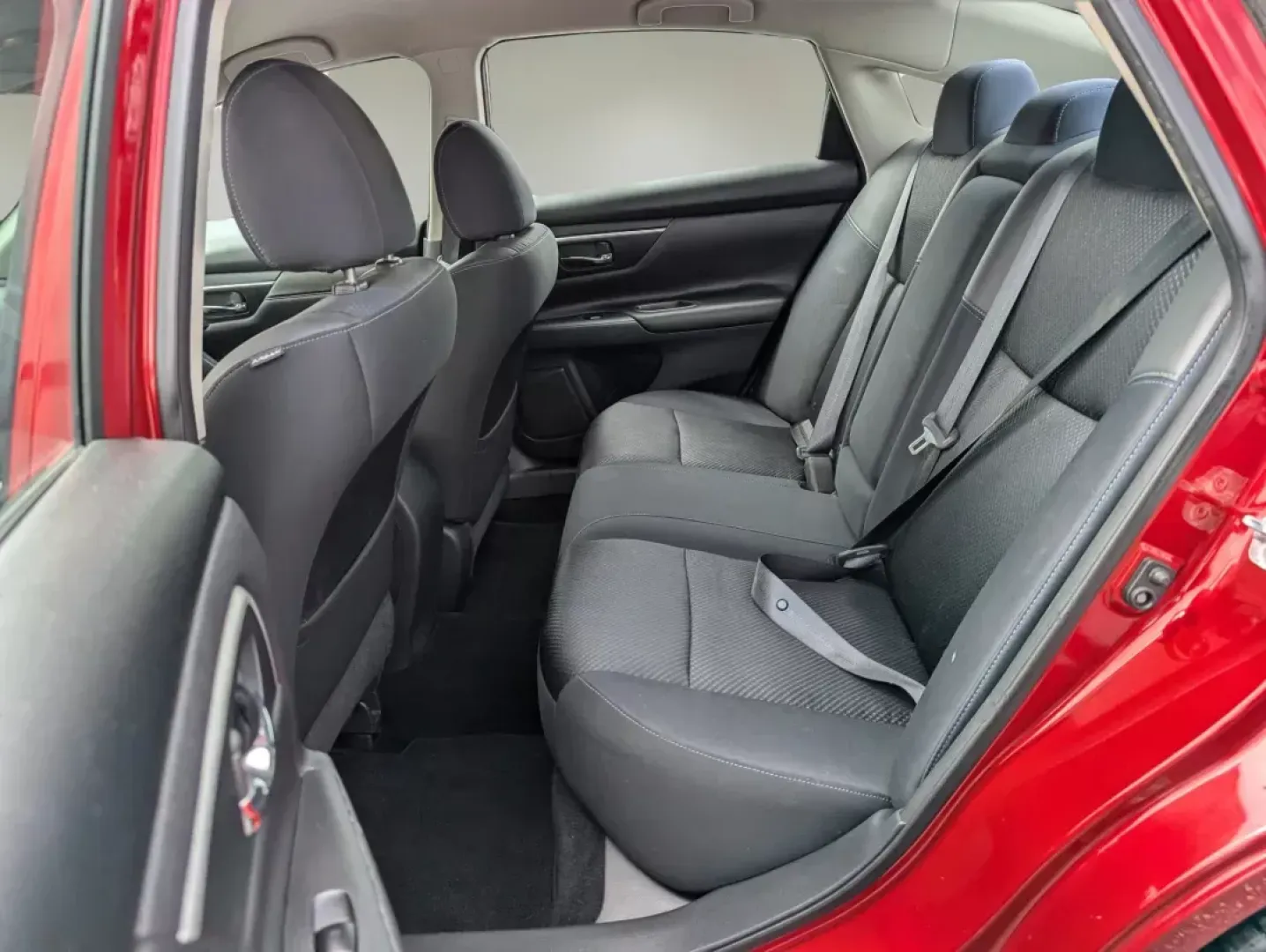 2017 /Sport Interior Nissan Altima 2.5 SR (1N4AL3AP2HC) with an Regular Unleaded I-4 2.5 L/152 engine, 1-Speed CVT w/OD transmission, located at 3959 U.S. 80 W, Phenix City, AL, 36870, (334) 297-4885, 32.469296, -85.135185 - 2017 Nissan Altima 2.5 SR - Photo#10