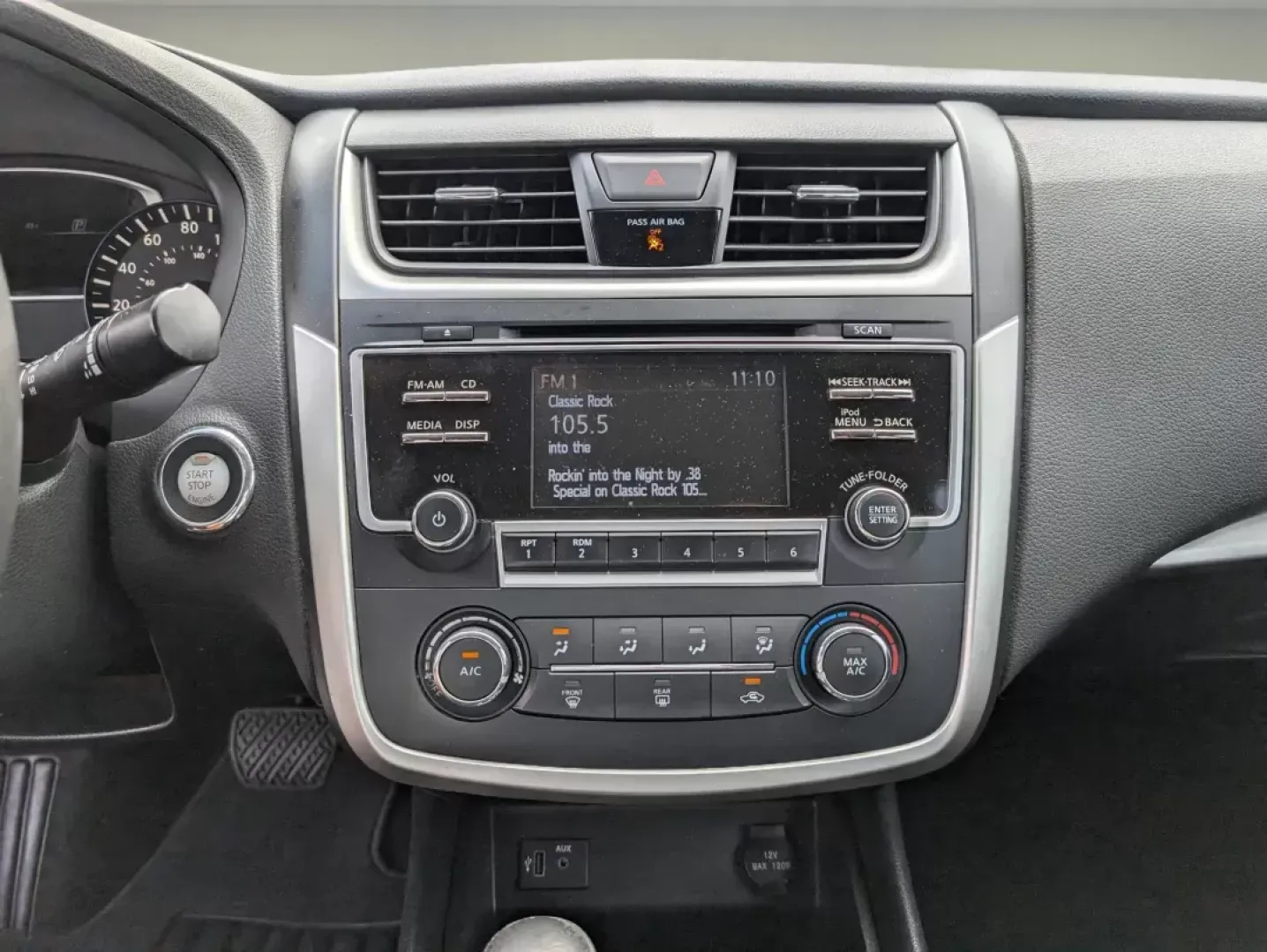 2017 /Sport Interior Nissan Altima 2.5 SR (1N4AL3AP2HC) with an Regular Unleaded I-4 2.5 L/152 engine, 1-Speed CVT w/OD transmission, located at 3959 U.S. 80 W, Phenix City, AL, 36870, (334) 297-4885, 32.469296, -85.135185 - 2017 Nissan Altima 2.5 SR - Photo#13