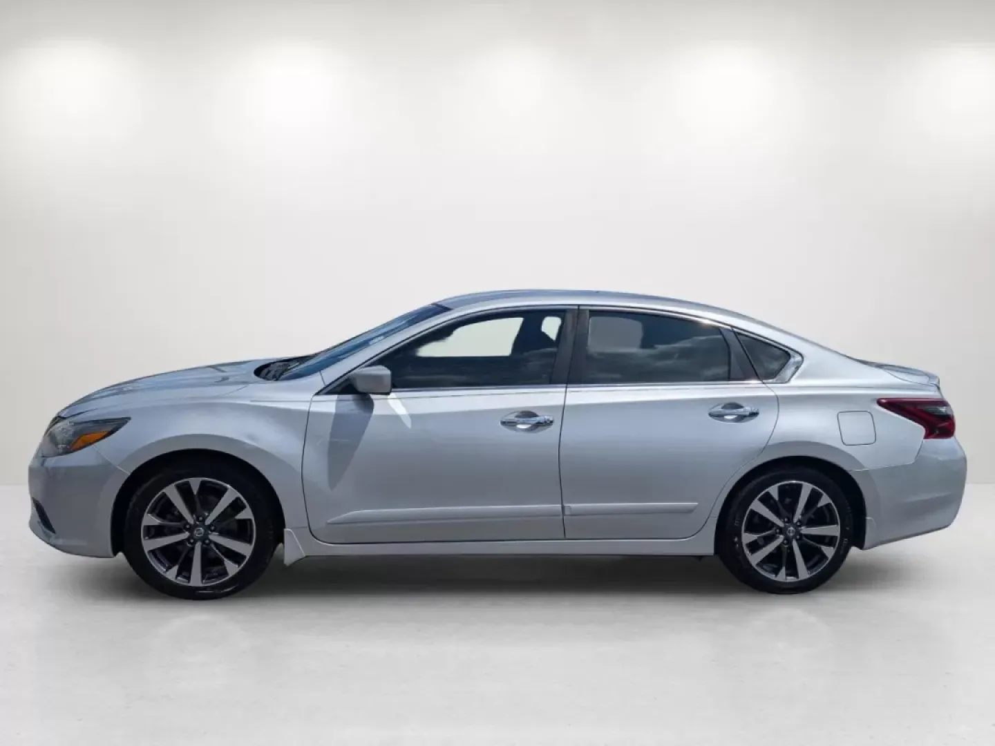2017 /Sport Interior Nissan Altima 2.5 SR (1N4AL3AP3HC) with an Other engine, located at 521 Old Farm Lane Rd, Prattville, AL, 36066, (334) 325-1505, 32.482460, -86.416367 - **Discover Your New Adventure with the 2017 Nissan Altima 2.5 SR at Gils Auto!**<br /> <br /> Are you in search of a reliable vehicle that perfectly balances style, performance, and practicality? Look no further than the 2017 Nissan Altima 2.5 SR, available now at Gils Auto in Phenix City, AL! This - Photo#7