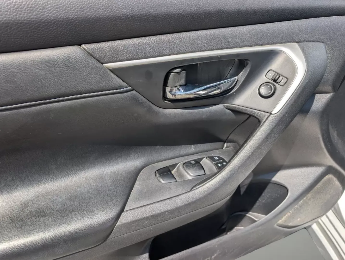 2017 /Sport Interior Nissan Altima 2.5 SR (1N4AL3AP3HC) with an Other engine, located at 521 Old Farm Lane Rd, Prattville, AL, 36066, (334) 325-1505, 32.482460, -86.416367 - **Discover Your New Adventure with the 2017 Nissan Altima 2.5 SR at Gils Auto!**<br /> <br /> Are you in search of a reliable vehicle that perfectly balances style, performance, and practicality? Look no further than the 2017 Nissan Altima 2.5 SR, available now at Gils Auto in Phenix City, AL! This - Photo#8