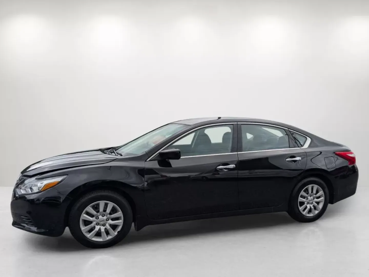 2017 /Charcoal Nissan Altima 2.5 S (1N4AL3AP1HC) with an Other engine, located at 804 22nd Ave, Phenix City, AL, 36870, (334) 297-1860, 32.484749, -85.024475 - ### Unleash Your Daily Adventures with the 2017 Nissan Altima 2.5 S<br /> <br /> Are you ready to elevate your daily commute or weekend adventures? Look no further than the stunning **2017 Nissan Altima 2.5 S**, available now at **Gils Auto** in **Phenix City, AL**. This sleek, sophisticated sedan i - Photo#7