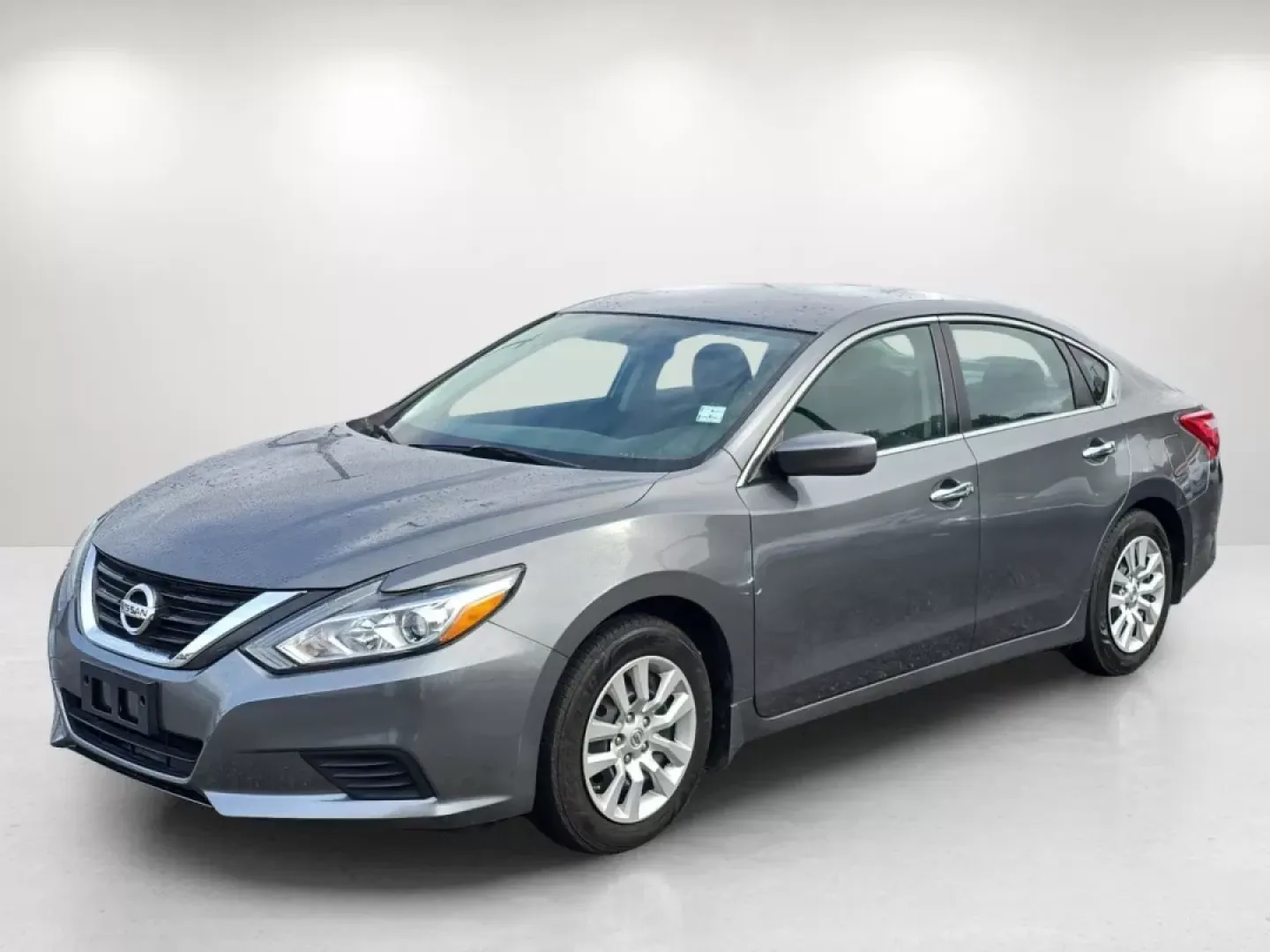 2017 /Charcoal Nissan Altima 2.5 S (1N4AL3AP8HN) with an Other engine, located at 3959 U.S. 80 W, Phenix City, AL, 36870, (334) 297-4885, 32.469296, -85.135185 - Looking for a reliable sedan that meets your busy lifestyle? The 2017 Nissan Altima 2.5 S is the perfect blend of comfort, efficiency, and modern convenience, making it an ideal choice for budget-conscious buyers, commuters, or families on the go. With its sleek Gun Metallic exterior and spacious ch - Photo#1