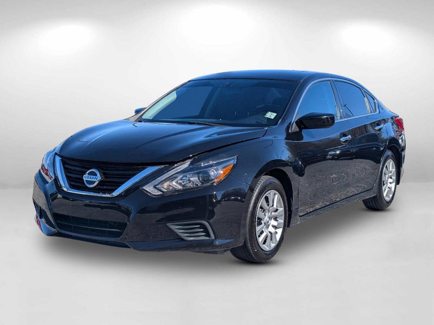 2017 /Charcoal Nissan Altima 2.5 S (1N4AL3AP7HC) with an Regular Unleaded I-4 2.5 L/152 engine, 1-Speed CVT w/OD transmission, located at 3959 U.S. 80 W, Phenix City, AL, 36870, (334) 297-4885, 32.469296, -85.135185 - 2017 Nissan Altima 2.5 S - Photo#4