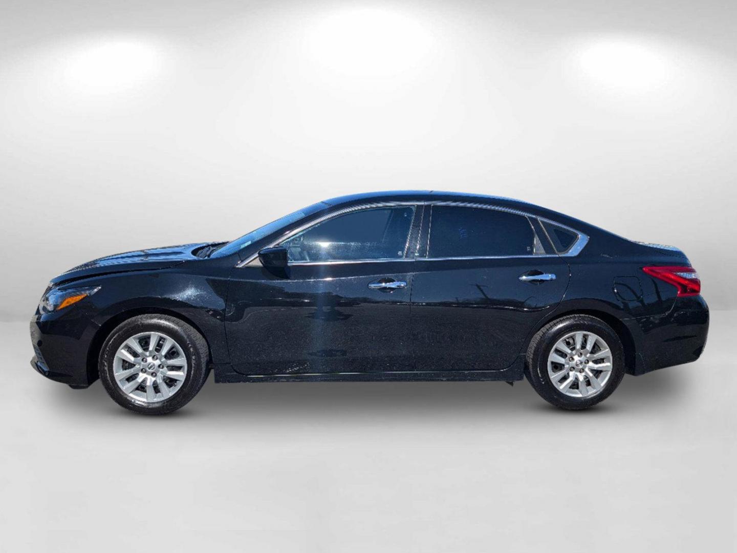 2017 /Charcoal Nissan Altima 2.5 S (1N4AL3AP7HC) with an Regular Unleaded I-4 2.5 L/152 engine, 1-Speed CVT w/OD transmission, located at 3959 U.S. 80 W, Phenix City, AL, 36870, (334) 297-4885, 32.469296, -85.135185 - 2017 Nissan Altima 2.5 S - Photo#11