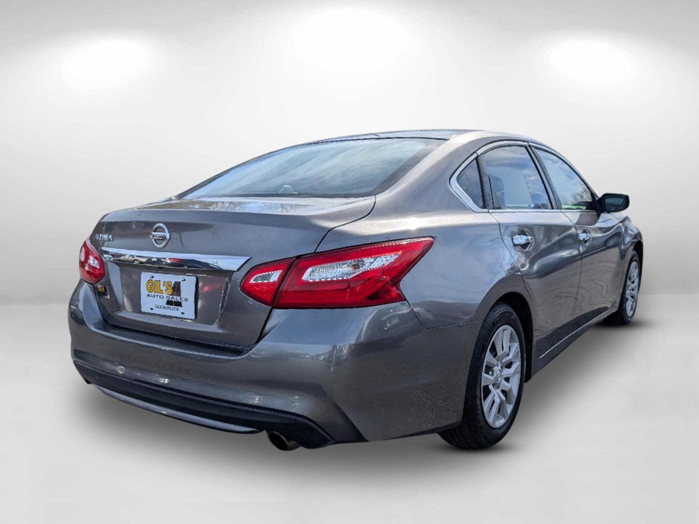 2017 Nissan Altima 2.5 (1N4AL3AP5HC) with an Regular Unleaded I-4 2.5 L/152 engine, 1-Speed CVT w/OD transmission, located at 521 Old Farm Lane Rd, Prattville, AL, 36066, (334) 325-1505, 32.482460, -86.416367 - 2017 Nissan Altima 2.5 - Photo#4