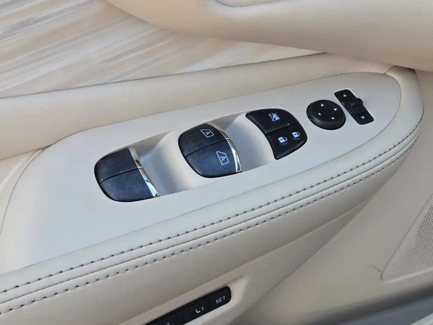 2017 /Cashmere Nissan Murano Platinum (5N1AZ2MH5HN) with an Other engine, located at 804 22nd Ave, Phenix City, AL, 36870, (334) 297-1860, 32.484749, -85.024475 - Are you ready to elevate your driving experience and embark on unforgettable family adventures? Look no further than this stunning 2017 Nissan Murano Platinum, available now at Gils Auto in Prattville, AL. This versatile SUV is perfect for growing families, weekend road warriors, or anyone looking f - Photo#10