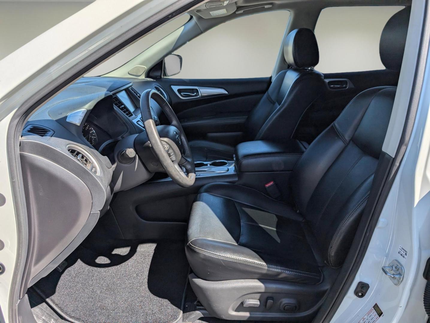 2017 /Charcoal Nissan Pathfinder SL (5N1DR2MN8HC) with an Regular Unleaded V-6 3.5 L/213 engine, 1-Speed CVT w/OD transmission, located at 3959 U.S. 80 W, Phenix City, AL, 36870, (334) 297-4885, 32.469296, -85.135185 - 2017 Nissan Pathfinder SL - Photo#10