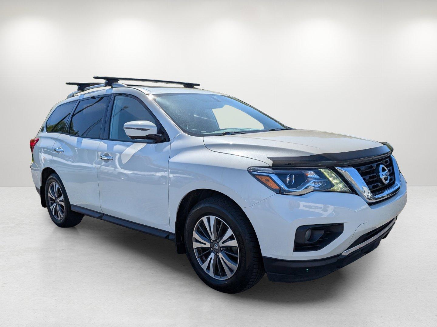 2017 /Charcoal Nissan Pathfinder SL (5N1DR2MN8HC) with an Regular Unleaded V-6 3.5 L/213 engine, 1-Speed CVT w/OD transmission, located at 3959 U.S. 80 W, Phenix City, AL, 36870, (334) 297-4885, 32.469296, -85.135185 - 2017 Nissan Pathfinder SL - Photo#3