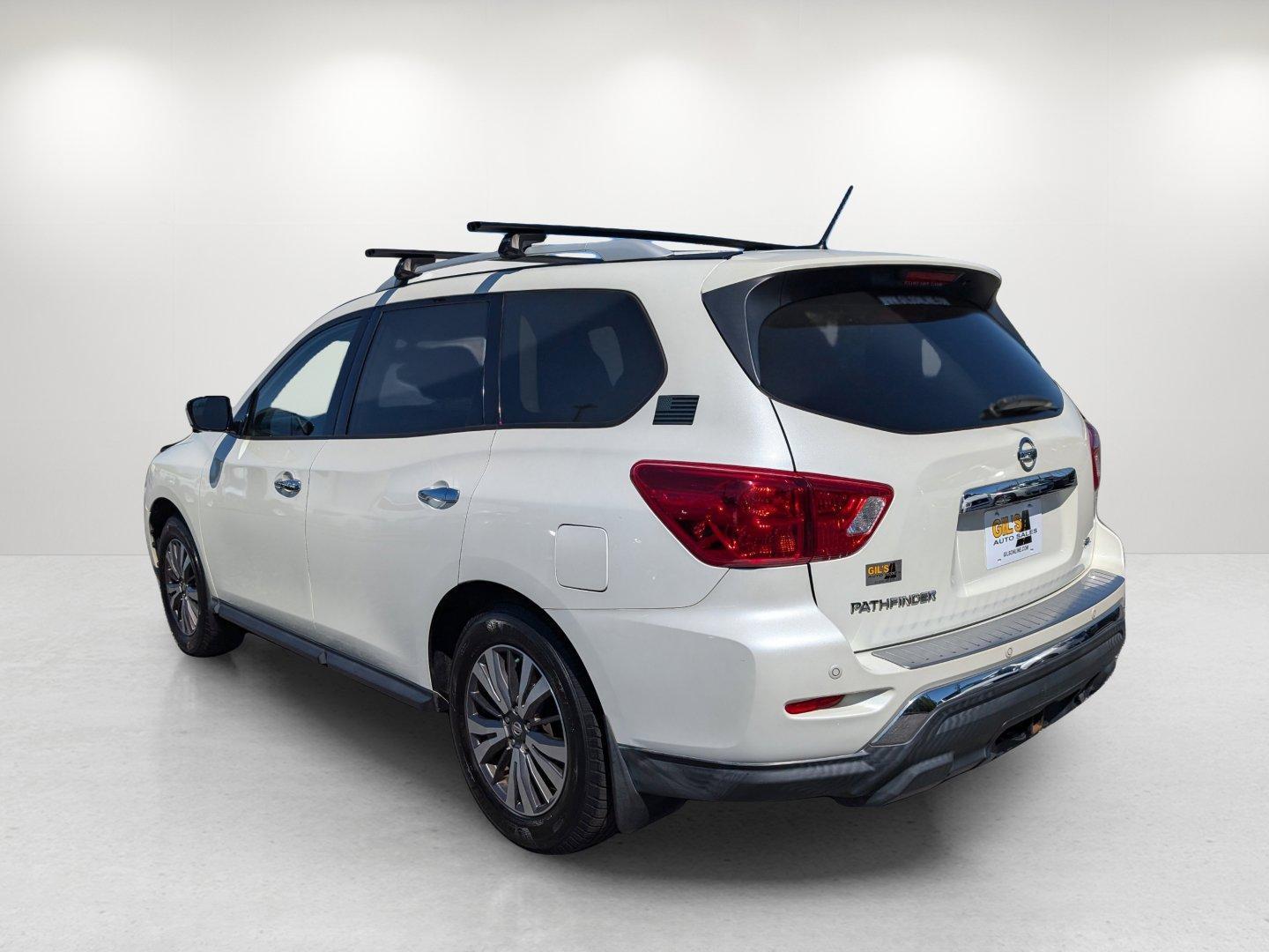 2017 /Charcoal Nissan Pathfinder SL (5N1DR2MN8HC) with an Regular Unleaded V-6 3.5 L/213 engine, 1-Speed CVT w/OD transmission, located at 3959 U.S. 80 W, Phenix City, AL, 36870, (334) 297-4885, 32.469296, -85.135185 - 2017 Nissan Pathfinder SL - Photo#7