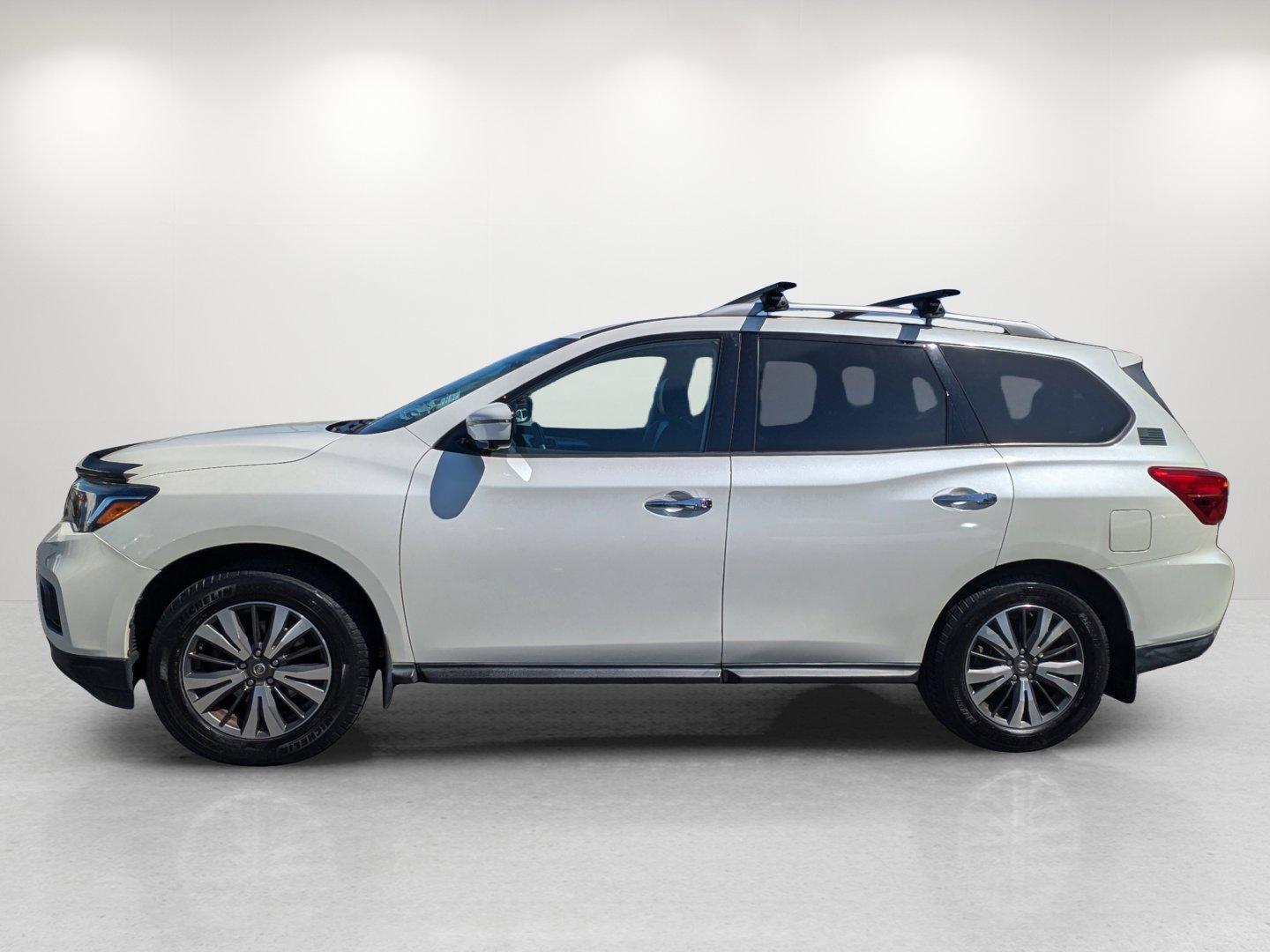 2017 /Charcoal Nissan Pathfinder SL (5N1DR2MN8HC) with an Regular Unleaded V-6 3.5 L/213 engine, 1-Speed CVT w/OD transmission, located at 3959 U.S. 80 W, Phenix City, AL, 36870, (334) 297-4885, 32.469296, -85.135185 - 2017 Nissan Pathfinder SL - Photo#8