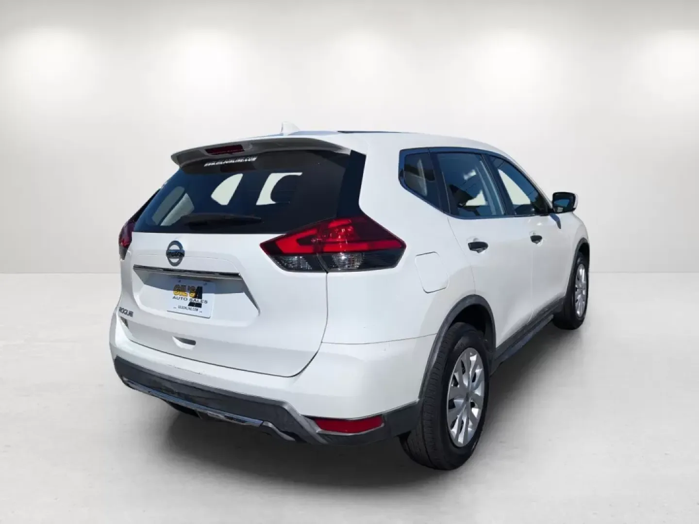 2017 /Charcoal Nissan Rogue S (KNMAT2MT6HP) with an Other engine, located at 1430 Gateway Drive, Opelika, AL, 36801, (334) 239-0944, 32.637871, -85.409790 - **Discover Adventure and Comfort in the 2017 Nissan Rogue at Gils Auto - Phenix City #2!**<br /> <br /> Are you ready to elevate your daily commute, family road trips, or weekend adventures? The 2017 Nissan Rogue is the ultimate sport utility vehicle (SUV) designed to meet the needs of your active l - Photo#4