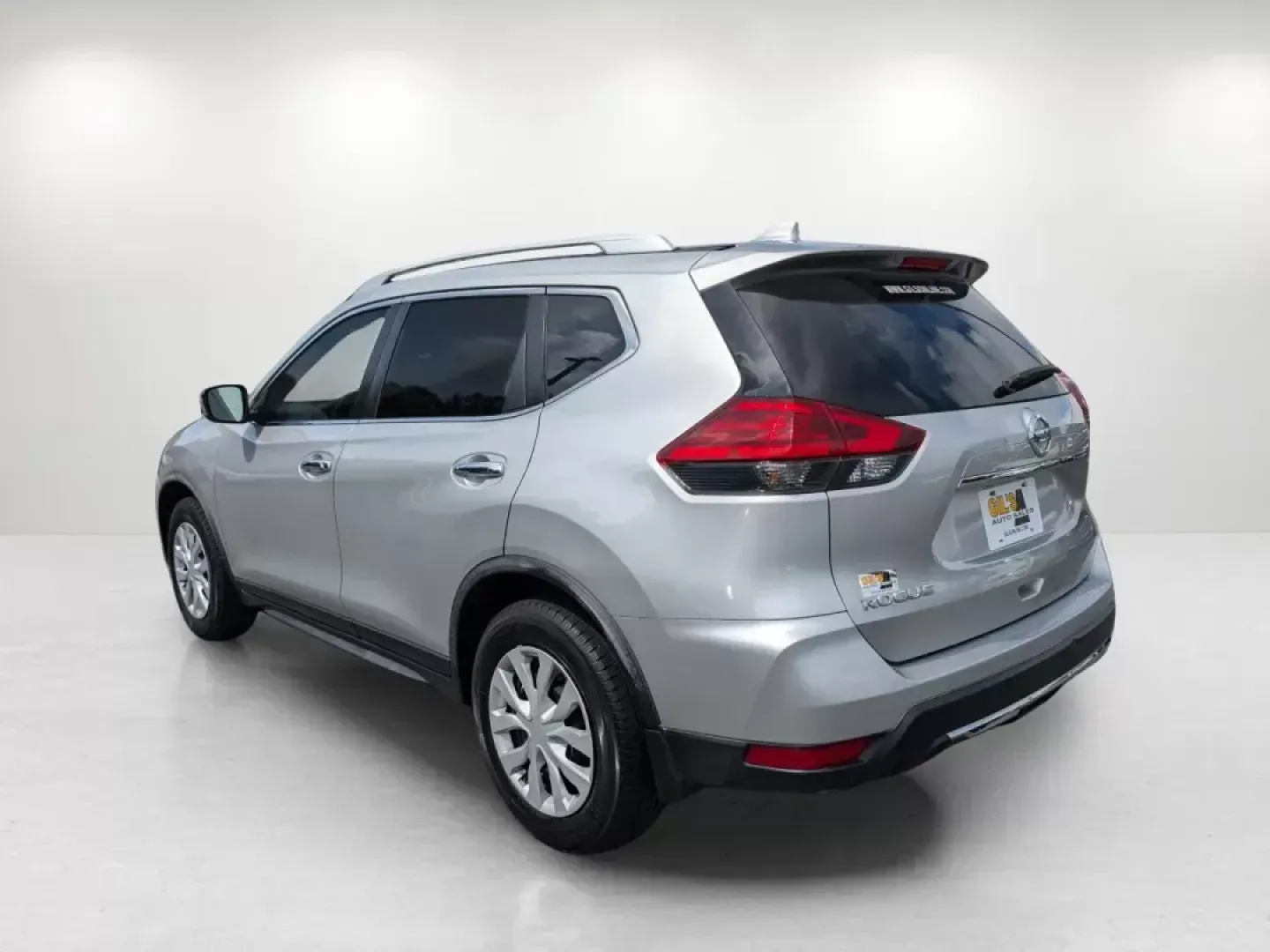 2017 /Charcoal Nissan Rogue S (JN8AT2MT8HW) with an Regular Unleaded I-4 2.5 L/152 engine, 1-Speed CVT w/OD transmission, located at 804 22nd Ave, Phenix City, AL, 36870, (334) 297-1860, 32.484749, -85.024475 - ### Discover Your Next Adventure with the 2017 Nissan Rogue at Gils Auto - Phenix City #2<br /> <br /> Are you ready to elevate your daily commute or embark on exciting weekend getaways? The 2017 Nissan Rogue, available now at Gils Auto - Phenix City #2, is the perfect SUV for drivers who crave vers - Photo#6