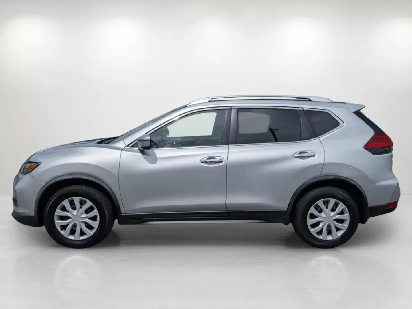 2017 /Charcoal Nissan Rogue S (JN8AT2MT8HW) with an Regular Unleaded I-4 2.5 L/152 engine, 1-Speed CVT w/OD transmission, located at 804 22nd Ave, Phenix City, AL, 36870, (334) 297-1860, 32.484749, -85.024475 - ### Discover Your Next Adventure with the 2017 Nissan Rogue at Gils Auto - Phenix City #2<br /> <br /> Are you ready to elevate your daily commute or embark on exciting weekend getaways? The 2017 Nissan Rogue, available now at Gils Auto - Phenix City #2, is the perfect SUV for drivers who crave vers - Photo#7