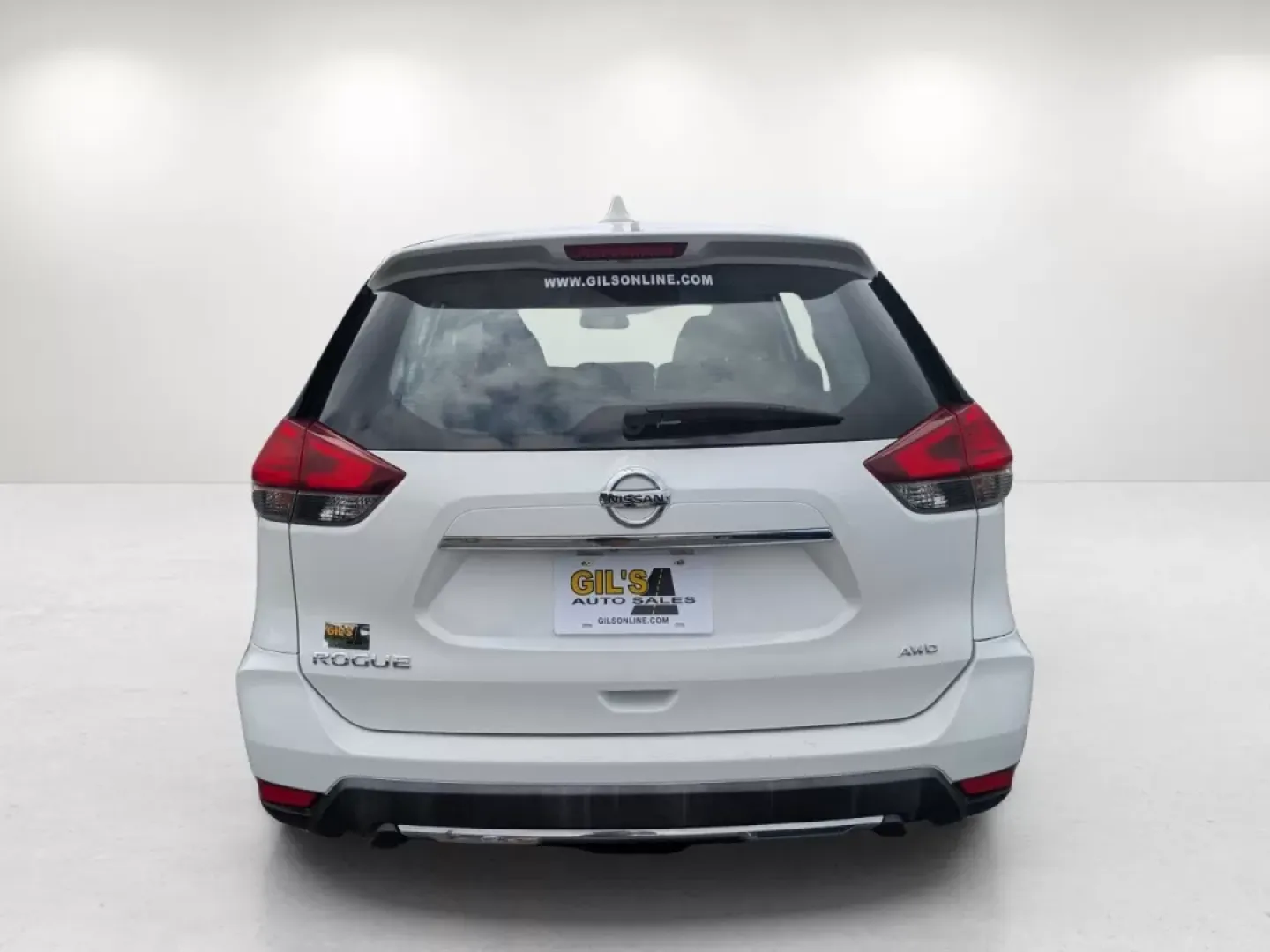2017 /Charcoal Nissan Rogue S (KNMAT2MV1HP) with an Other engine, located at 5115 14th Ave., Columbus, GA, 31904, (706) 323-0345, 32.511494, -84.971046 - **Unleash Adventures with the 2017 Nissan Rogue S at Gils Auto - Phenix City!**<br /> <br /> Are you ready to elevate your weekend getaways and daily commutes? The 2017 Nissan Rogue S is your perfect companion for family outings, road trips, or just navigating the bustling streets of Phenix City, AL - Photo#5
