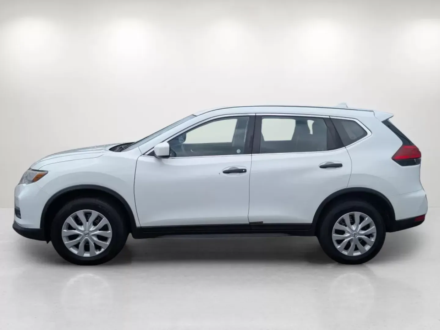2017 /Charcoal Nissan Rogue S (KNMAT2MV1HP) with an Other engine, located at 5115 14th Ave., Columbus, GA, 31904, (706) 323-0345, 32.511494, -84.971046 - **Unleash Adventures with the 2017 Nissan Rogue S at Gils Auto - Phenix City!**<br /> <br /> Are you ready to elevate your weekend getaways and daily commutes? The 2017 Nissan Rogue S is your perfect companion for family outings, road trips, or just navigating the bustling streets of Phenix City, AL - Photo#7
