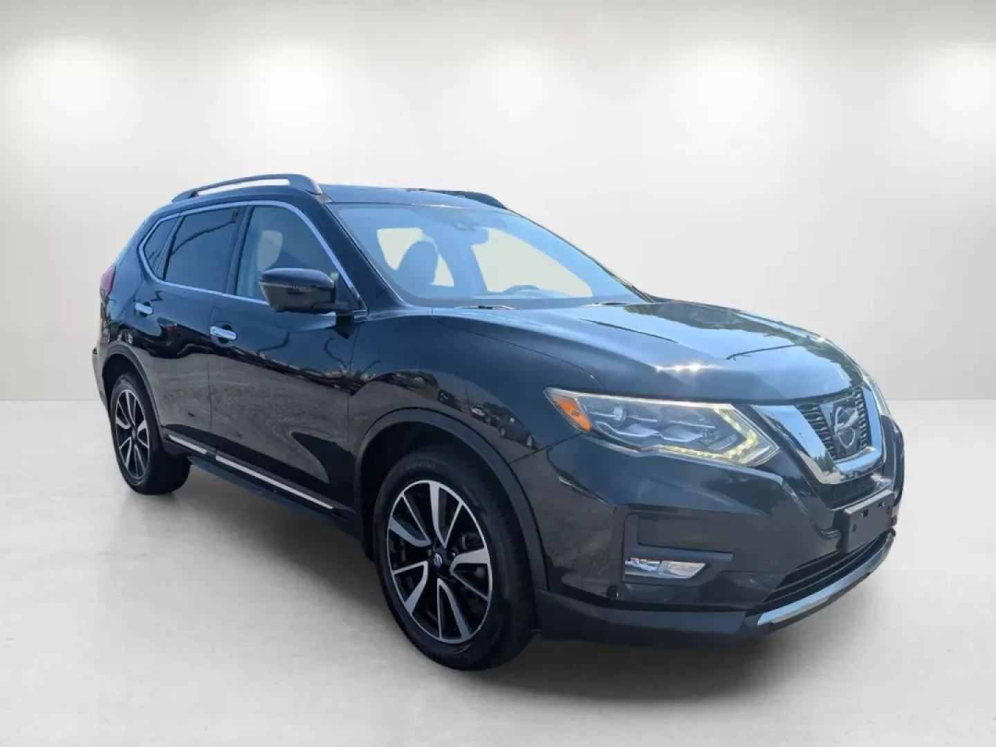 2017 Nissan Rogue SL (5N1AT2MV4HC) with an Other engine, located at 3959 U.S. 80 W, Phenix City, AL, 36870, (334) 297-4885, 32.469296, -85.135185 - Are you ready to elevate your everyday adventures? Introducing the 2017 Nissan Rogue, a versatile and stylish SUV that seamlessly blends comfort and functionality, perfect for growing families, weekend explorers, or anyone seeking a reliable commuter vehicle. At Gils Auto in Phenix City, AL, we spec - Photo#3