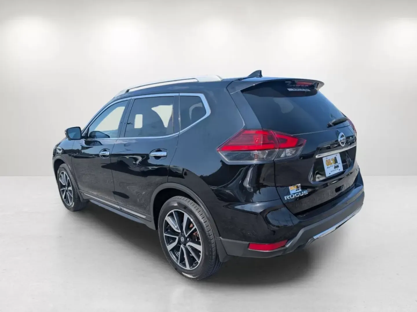 2017 Nissan Rogue SL (5N1AT2MV4HC) with an Other engine, located at 3959 U.S. 80 W, Phenix City, AL, 36870, (334) 297-4885, 32.469296, -85.135185 - Are you ready to elevate your everyday adventures? Introducing the 2017 Nissan Rogue, a versatile and stylish SUV that seamlessly blends comfort and functionality, perfect for growing families, weekend explorers, or anyone seeking a reliable commuter vehicle. At Gils Auto in Phenix City, AL, we spec - Photo#7