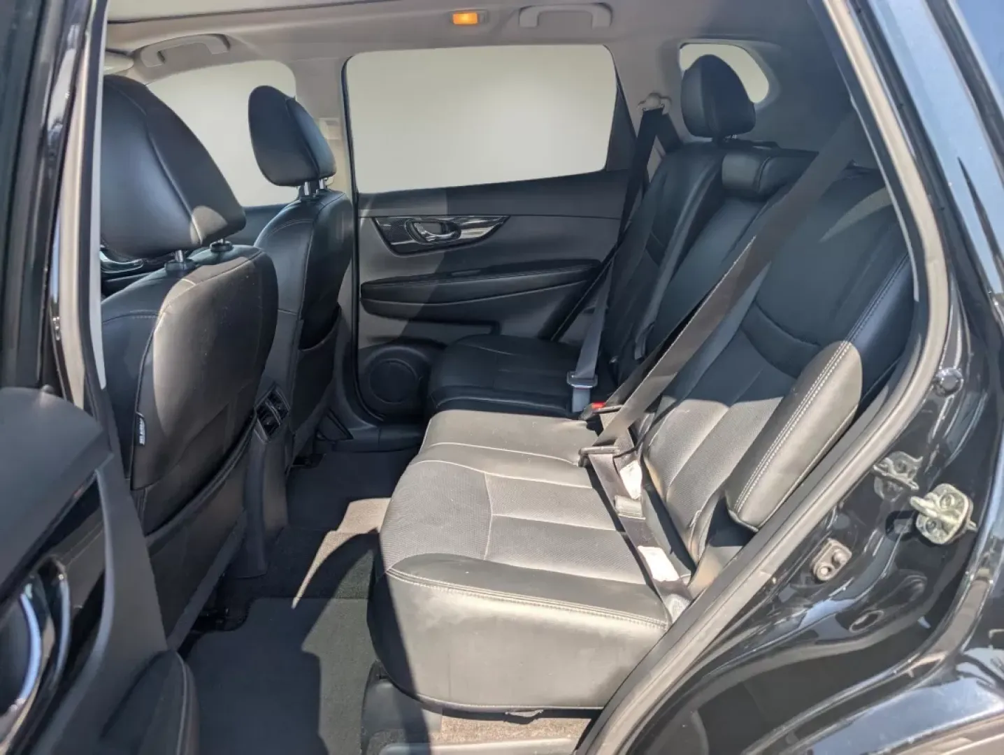 2017 Nissan Rogue SL (5N1AT2MV4HC) with an Other engine, located at 3959 U.S. 80 W, Phenix City, AL, 36870, (334) 297-4885, 32.469296, -85.135185 - Are you ready to elevate your everyday adventures? Introducing the 2017 Nissan Rogue, a versatile and stylish SUV that seamlessly blends comfort and functionality, perfect for growing families, weekend explorers, or anyone seeking a reliable commuter vehicle. At Gils Auto in Phenix City, AL, we spec - Photo#11