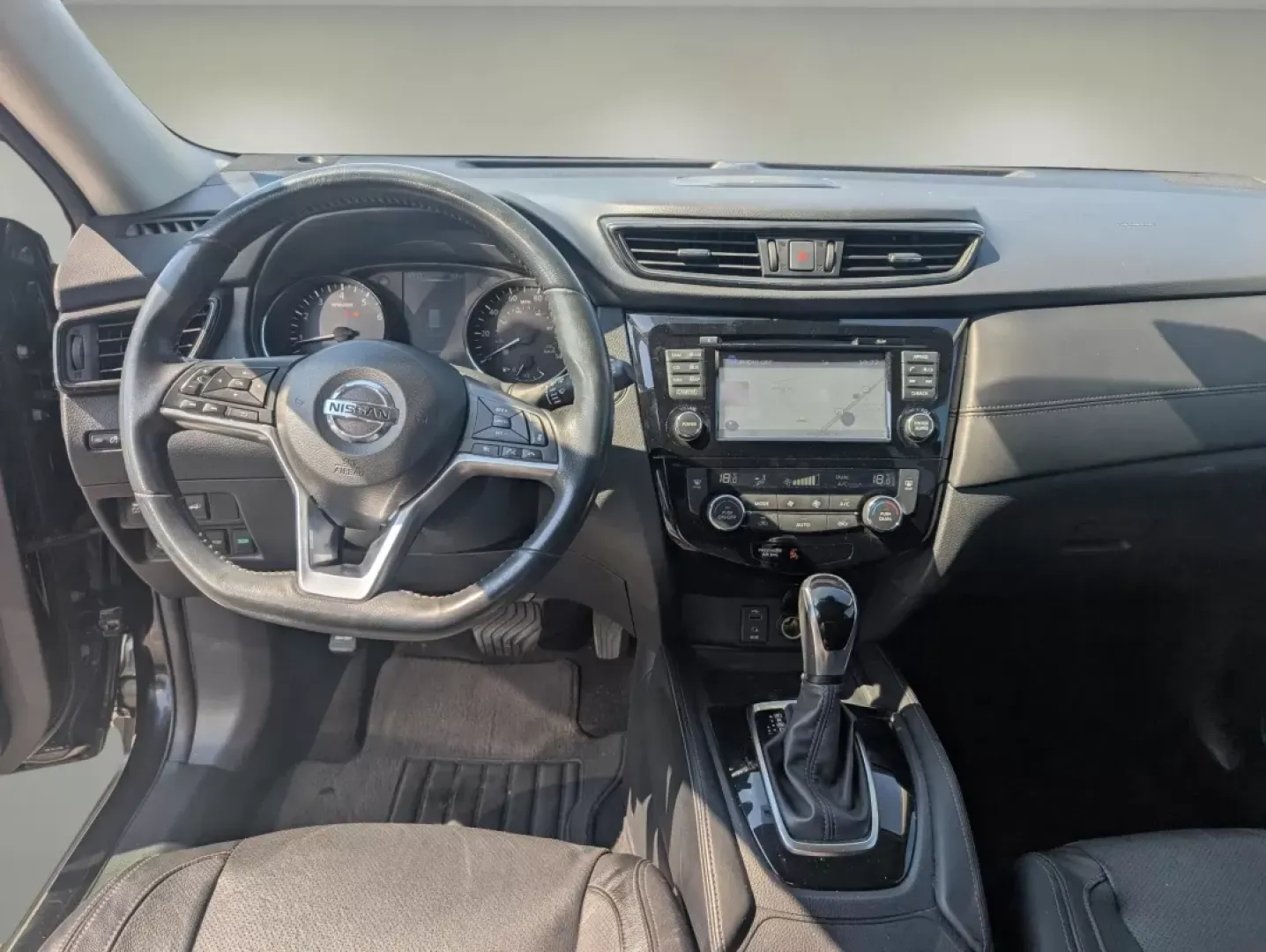 2017 Nissan Rogue SL (5N1AT2MV4HC) with an Other engine, located at 3959 U.S. 80 W, Phenix City, AL, 36870, (334) 297-4885, 32.469296, -85.135185 - Are you ready to elevate your everyday adventures? Introducing the 2017 Nissan Rogue, a versatile and stylish SUV that seamlessly blends comfort and functionality, perfect for growing families, weekend explorers, or anyone seeking a reliable commuter vehicle. At Gils Auto in Phenix City, AL, we spec - Photo#12