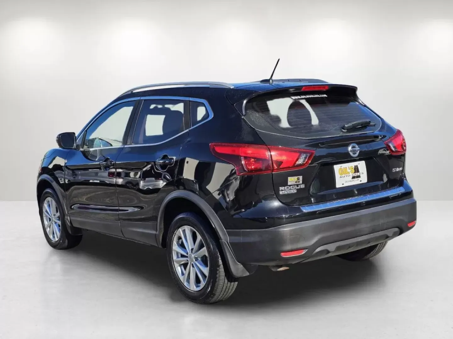 2017 /Charcoal Nissan Rogue SV (JN1BJ1CR7HW) with an Other engine, located at 7000 Northlake Connector, Columbus, GA, 31904, (706) 987-8085, 32.524975, -84.978134 - Experience the ultimate blend of style, comfort, and versatility with this 2017 Nissan Rogue SV, expertly designed for modern lifestyles and adventures! Whether you're a growing family looking for space, a commuter seeking reliability, or someone who loves weekend getaways, this sport utility vehicl - Photo#7