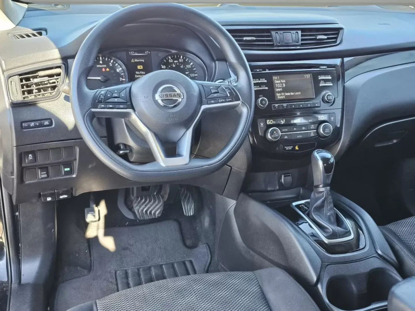 2017 /Charcoal Nissan Rogue SV (JN1BJ1CR7HW) with an Other engine, located at 7000 Northlake Connector, Columbus, GA, 31904, (706) 987-8085, 32.524975, -84.978134 - Experience the ultimate blend of style, comfort, and versatility with this 2017 Nissan Rogue SV, expertly designed for modern lifestyles and adventures! Whether you're a growing family looking for space, a commuter seeking reliability, or someone who loves weekend getaways, this sport utility vehicl - Photo#16