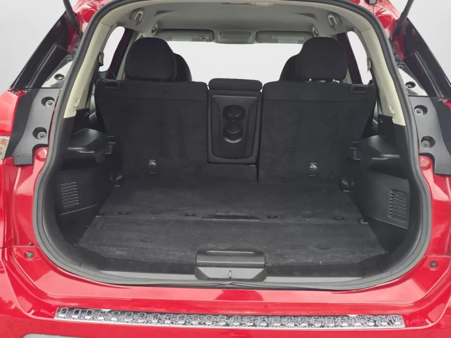 2017 /Charcoal Nissan Rogue SV (5N1AT2MT0HC) with an Other engine, located at 521 Old Farm Lane Rd, Prattville, AL, 36066, (334) 325-1505, 32.482460, -86.416367 - Discover the perfect blend of style, comfort, and reliability with the 2017 Nissan Rogue SV, available now at Gils Auto in Phenix City, AL. This versatile SUV is not just a vehicle; it's your next adventure partner-ideal for growing families, daily commuters, or anyone seeking a touch of elegance in - Photo#9