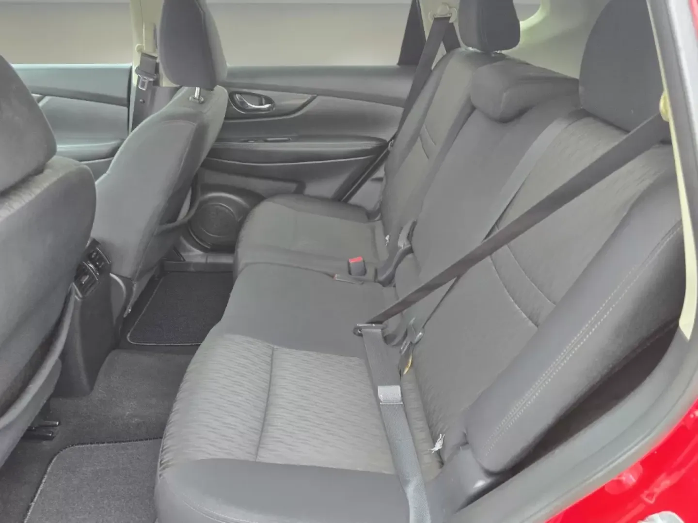 2017 /Charcoal Nissan Rogue SV (5N1AT2MT0HC) with an Other engine, located at 521 Old Farm Lane Rd, Prattville, AL, 36066, (334) 325-1505, 32.482460, -86.416367 - Discover the perfect blend of style, comfort, and reliability with the 2017 Nissan Rogue SV, available now at Gils Auto in Phenix City, AL. This versatile SUV is not just a vehicle; it's your next adventure partner-ideal for growing families, daily commuters, or anyone seeking a touch of elegance in - Photo#14