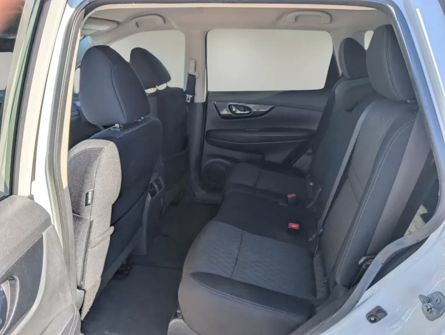 2017 /Charcoal Nissan Rogue SV (5N1AT2MT3HC) with an Other engine, located at 7000 Northlake Connector, Columbus, GA, 31904, (706) 987-8085, 32.524975, -84.978134 - **Experience Adventure with the 2017 Nissan Rogue SV at Gils Auto in Phenix City, AL!**<br /> <br /> Looking for the perfect SUV to elevate your family adventures or daily commutes? The 2017 Nissan Rogue SV is designed to meet your lifestyle needs, whether you're navigating city streets or exploring - Photo#10