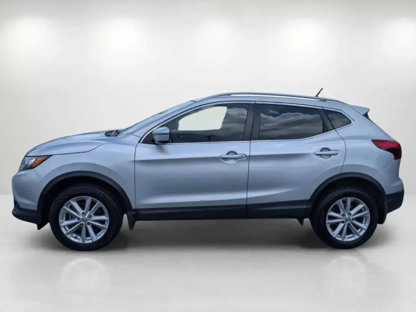 2017 /Charcoal Nissan Rogue Sport SV (JN1BJ1CP3HW) with an Other engine, located at 5115 14th Ave., Columbus, GA, 31904, (706) 323-0345, 32.511494, -84.971046 - **Adventure Awaits in the 2017 Nissan Rogue Sport SV Your Ideal Everyday Companion!**<br /> <br /> Are you in search of a versatile vehicle that seamlessly transitions from daily commutes to weekend getaways? Look no further than the 2017 Nissan Rogue Sport SV, an ideal choice for active lifestyles - Photo#7