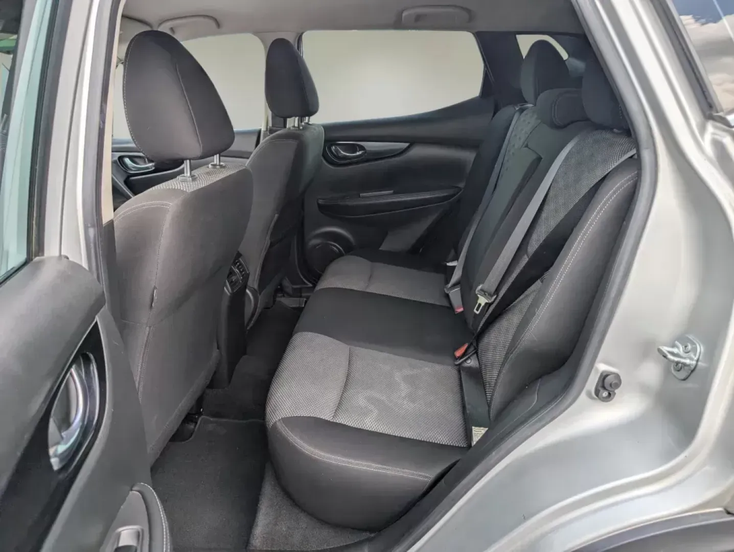 2017 /Charcoal Nissan Rogue Sport SV (JN1BJ1CP3HW) with an Other engine, located at 5115 14th Ave., Columbus, GA, 31904, (706) 323-0345, 32.511494, -84.971046 - **Adventure Awaits in the 2017 Nissan Rogue Sport SV Your Ideal Everyday Companion!**<br /> <br /> Are you in search of a versatile vehicle that seamlessly transitions from daily commutes to weekend getaways? Look no further than the 2017 Nissan Rogue Sport SV, an ideal choice for active lifestyles - Photo#12