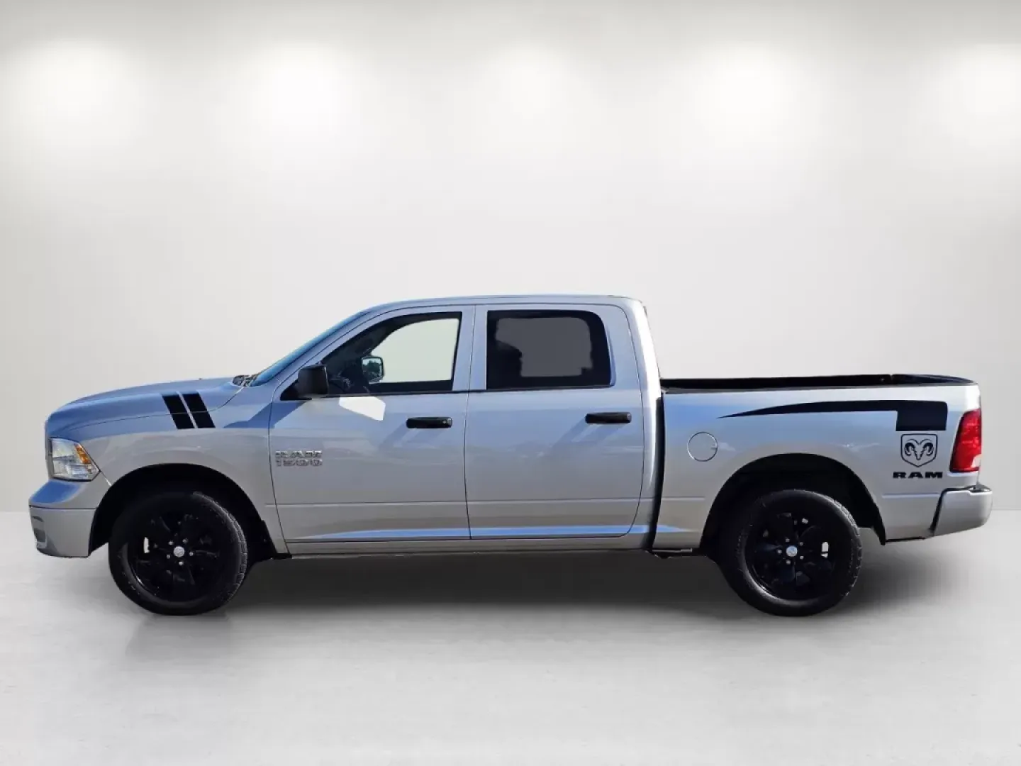 2017 /Diesel Gray/Black Ram 1500 Tradesman (1C6RR6KG3HS) with an Other engine, located at 521 Old Farm Lane Rd, Prattville, AL, 36066, (334) 325-1505, 32.482460, -86.416367 - Experience the thrill of adventure and utility with the 2017 Ram 1500 Tradesman, an exceptional crew cab pickup truck that's perfect for both daily commutes and weekend getaways. If you're in Prattville, AL, and looking for a reliable vehicle that marries performance with comfort, look no further th - Photo#8