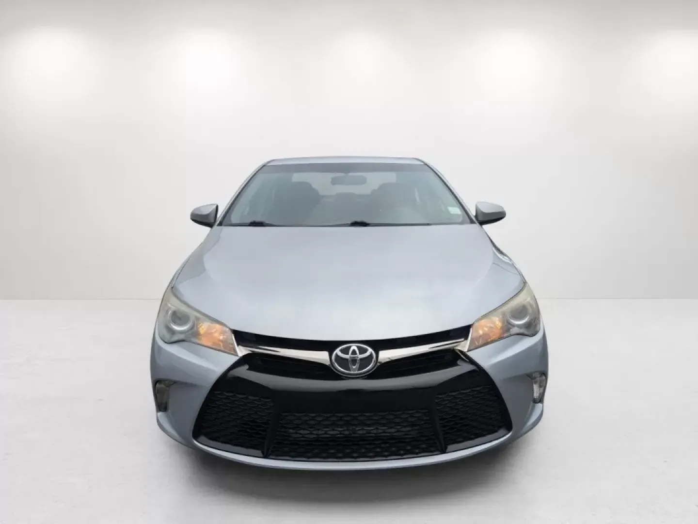 2017 Toyota Camry SE (4T1BF1FK4HU) with an Other engine, located at 1430 Gateway Drive, Opelika, AL, 36801, (334) 239-0944, 32.637871, -85.409790 - If you're looking for a reliable sedan that blends style, comfort, and efficiency, then the 2017 Toyota Camry is your perfect companion for daily commutes, family outings, and weekend adventures. This versatile vehicle is ideal for budget-conscious buyers and those seeking a dependable ride, and it' - Photo#1