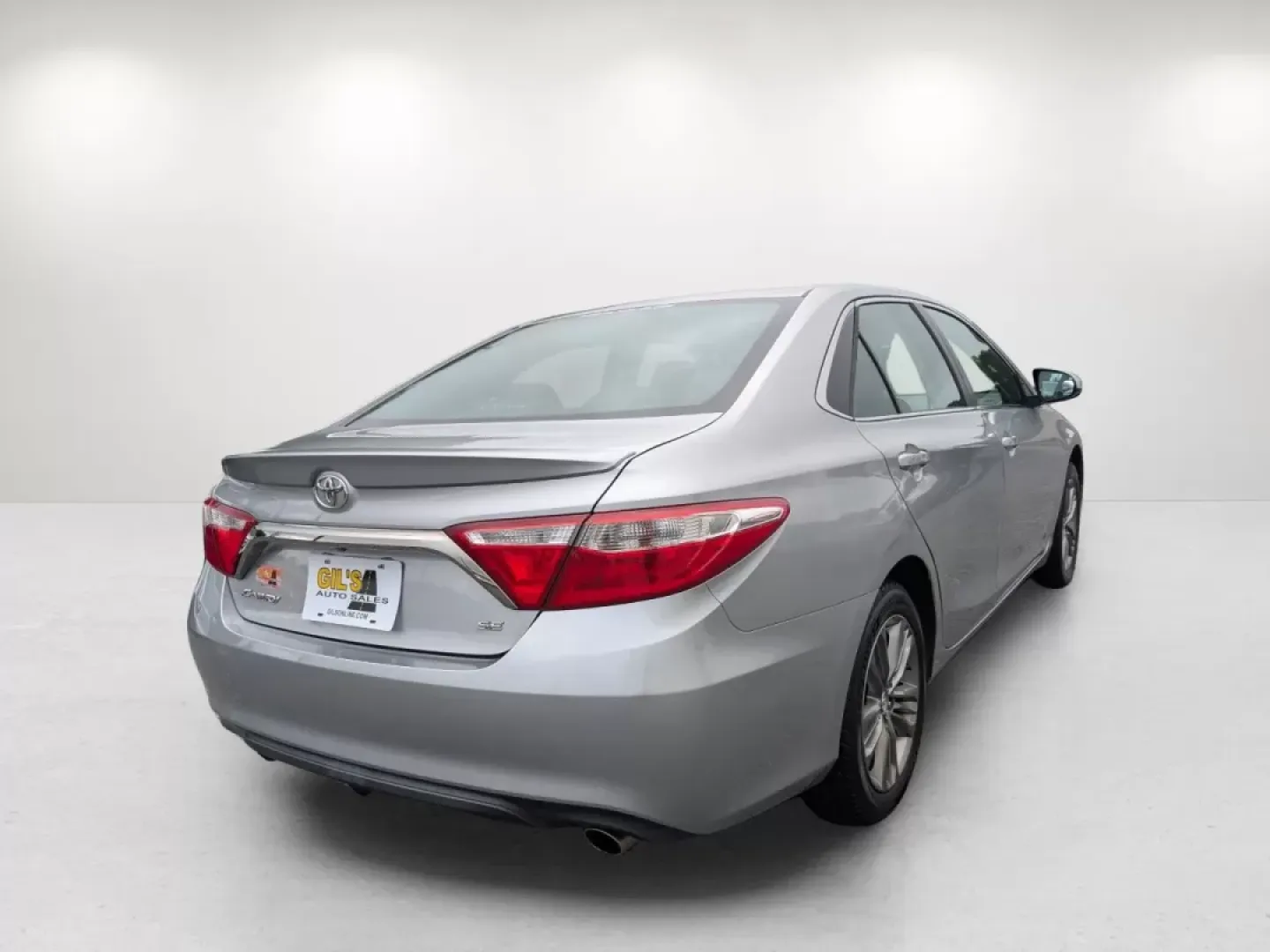 2017 Toyota Camry SE (4T1BF1FK4HU) with an Other engine, located at 1430 Gateway Drive, Opelika, AL, 36801, (334) 239-0944, 32.637871, -85.409790 - If you're looking for a reliable sedan that blends style, comfort, and efficiency, then the 2017 Toyota Camry is your perfect companion for daily commutes, family outings, and weekend adventures. This versatile vehicle is ideal for budget-conscious buyers and those seeking a dependable ride, and it' - Photo#4