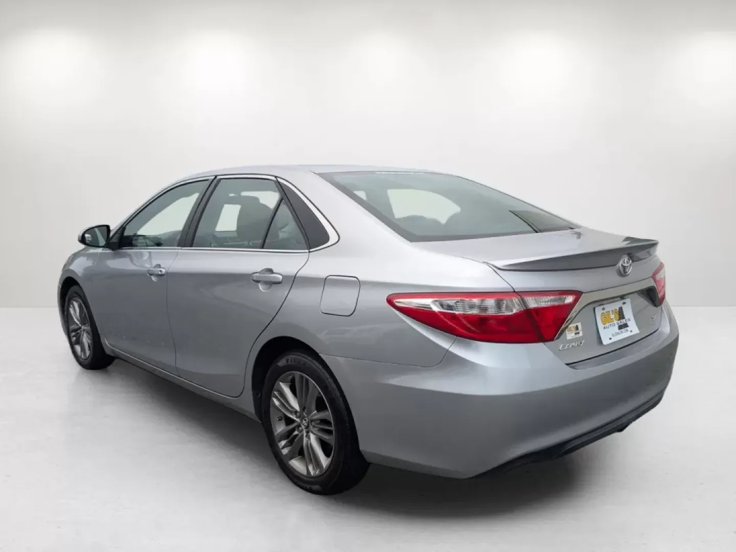 2017 Toyota Camry SE (4T1BF1FK4HU) with an Other engine, located at 1430 Gateway Drive, Opelika, AL, 36801, (334) 239-0944, 32.637871, -85.409790 - If you're looking for a reliable sedan that blends style, comfort, and efficiency, then the 2017 Toyota Camry is your perfect companion for daily commutes, family outings, and weekend adventures. This versatile vehicle is ideal for budget-conscious buyers and those seeking a dependable ride, and it' - Photo#6