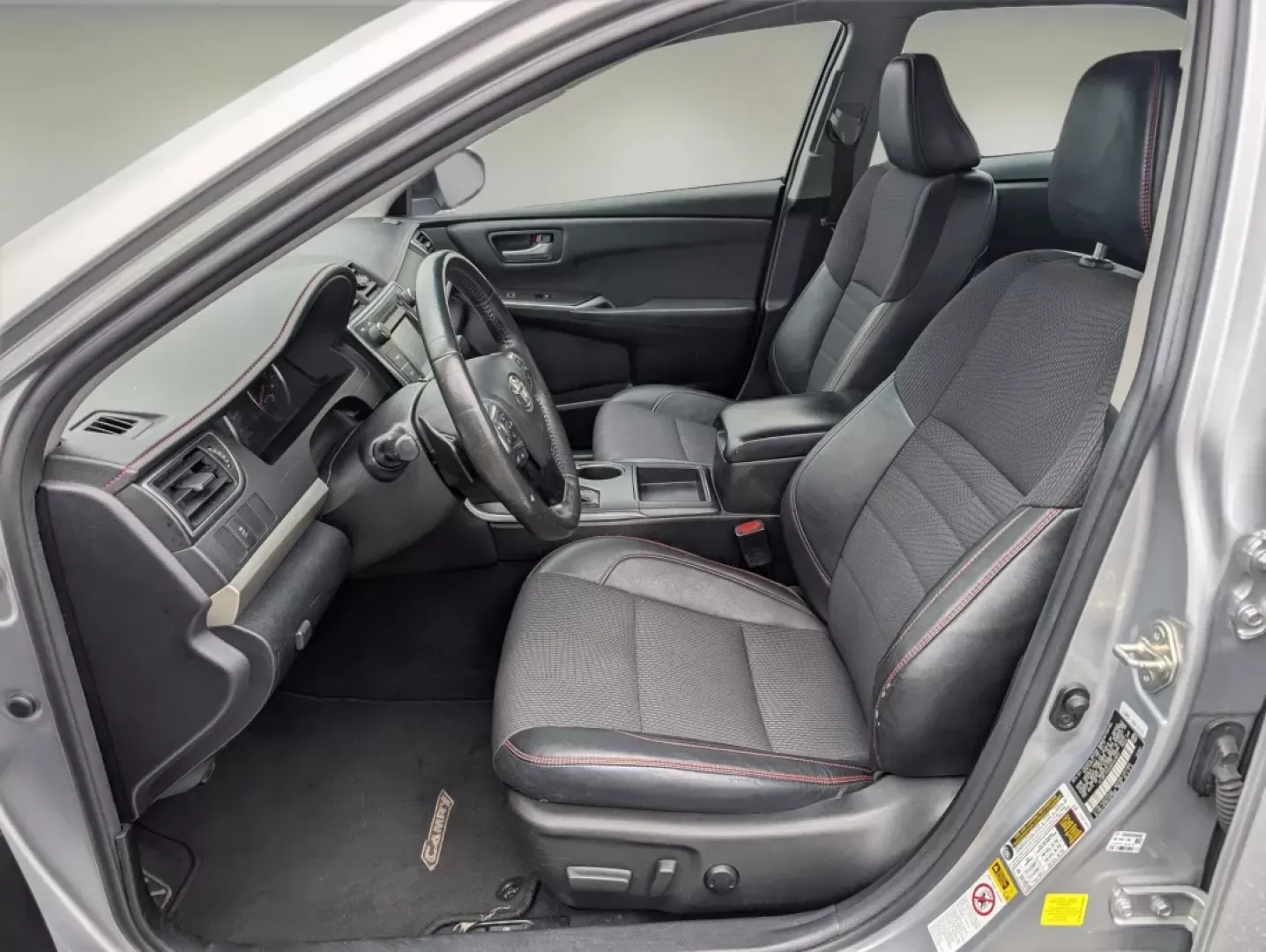 2017 Toyota Camry SE (4T1BF1FK4HU) with an Other engine, located at 1430 Gateway Drive, Opelika, AL, 36801, (334) 239-0944, 32.637871, -85.409790 - If you're looking for a reliable sedan that blends style, comfort, and efficiency, then the 2017 Toyota Camry is your perfect companion for daily commutes, family outings, and weekend adventures. This versatile vehicle is ideal for budget-conscious buyers and those seeking a dependable ride, and it' - Photo#9