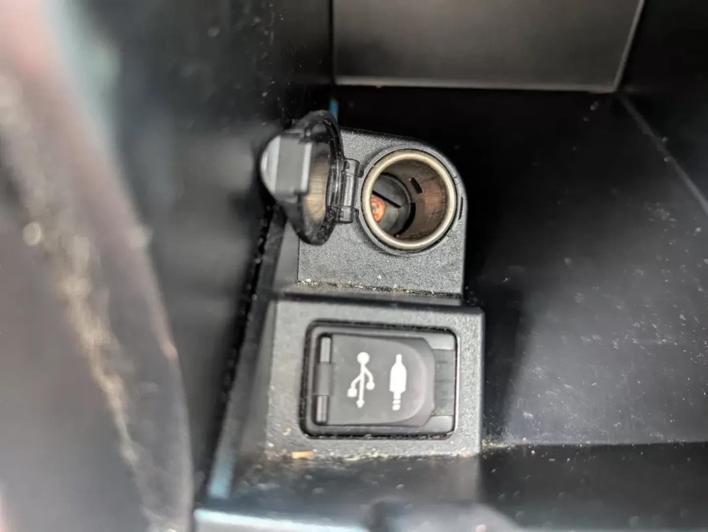 2017 Toyota Camry SE (4T1BF1FK4HU) with an Other engine, located at 1430 Gateway Drive, Opelika, AL, 36801, (334) 239-0944, 32.637871, -85.409790 - If you're looking for a reliable sedan that blends style, comfort, and efficiency, then the 2017 Toyota Camry is your perfect companion for daily commutes, family outings, and weekend adventures. This versatile vehicle is ideal for budget-conscious buyers and those seeking a dependable ride, and it' - Photo#14