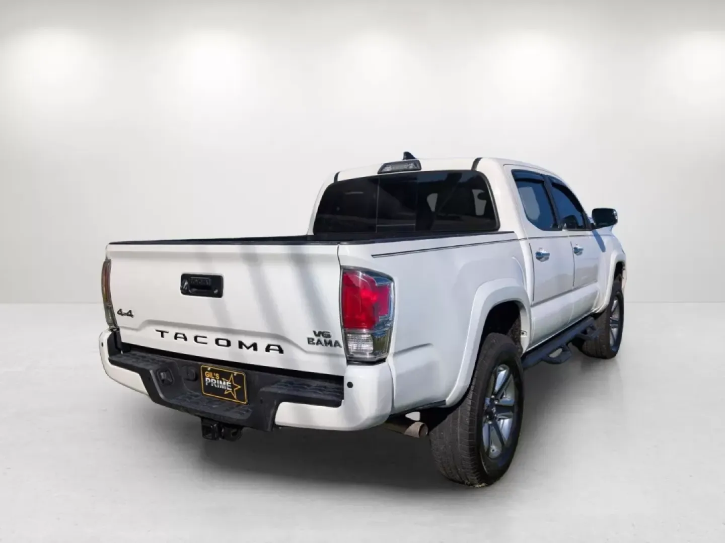 2017 Toyota Tacoma Limited (5TFGZ5AN2HX) with an Other engine, located at 3959 U.S. 80 W, Phenix City, AL, 36870, (334) 297-4885, 32.469296, -85.135185 - **Explore the Great Outdoors with the 2017 Toyota Tacoma Limited Your Perfect Adventure Companion!**<br /> <br /> Are you ready to embrace a lifestyle filled with adventure, whether it's hauling gear for your weekend camping trips or navigating through the urban landscape? The 2017 Toyota Tacoma Li - Photo#4