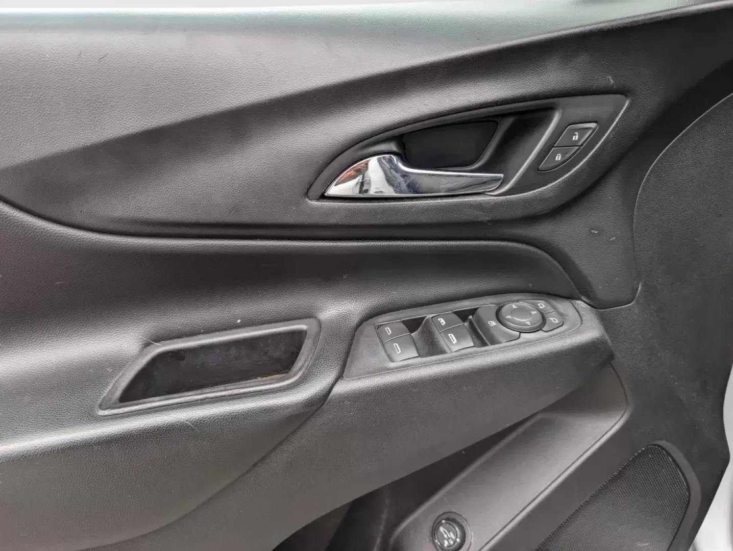 2018 /Jet Black Chevrolet Equinox LT (2GNAXJEV7J6) with an Other engine, located at 804 22nd Ave, Phenix City, AL, 36870, (334) 297-1860, 32.484749, -85.024475 - **Discover Your Next Adventure with the 2018 Chevrolet Equinox LT at Gils Auto in Phenix City!**<br /> <br /> Are you ready to elevate your family outings, daily commutes, or weekend adventures? The 2018 Chevrolet Equinox LT is the perfect companion for those who appreciate comfort, safety, and mode - Photo#8