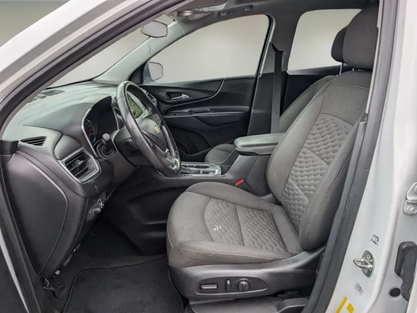 2018 /Jet Black Chevrolet Equinox LT (2GNAXJEV7J6) with an Other engine, located at 804 22nd Ave, Phenix City, AL, 36870, (334) 297-1860, 32.484749, -85.024475 - **Discover Your Next Adventure with the 2018 Chevrolet Equinox LT at Gils Auto in Phenix City!**<br /> <br /> Are you ready to elevate your family outings, daily commutes, or weekend adventures? The 2018 Chevrolet Equinox LT is the perfect companion for those who appreciate comfort, safety, and mode - Photo#9