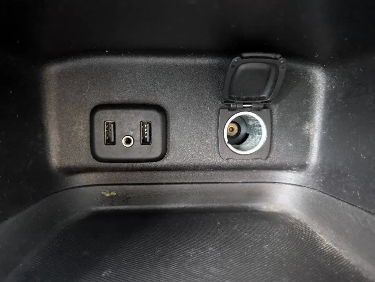 2018 /Jet Black Chevrolet Equinox LT (2GNAXJEV7J6) with an Other engine, located at 804 22nd Ave, Phenix City, AL, 36870, (334) 297-1860, 32.484749, -85.024475 - **Discover Your Next Adventure with the 2018 Chevrolet Equinox LT at Gils Auto in Phenix City!**<br /> <br /> Are you ready to elevate your family outings, daily commutes, or weekend adventures? The 2018 Chevrolet Equinox LT is the perfect companion for those who appreciate comfort, safety, and mode - Photo#14