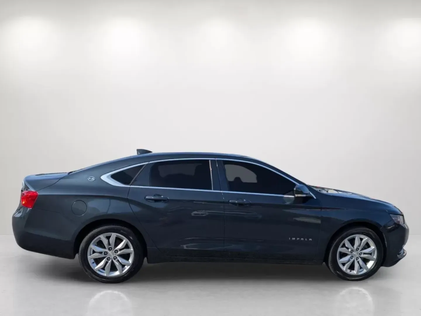2018 /Jet Black/Dark Titanium Chevrolet Impala LT (2G1105S37J9) with an Other engine, located at 3959 U.S. 80 W, Phenix City, AL, 36870, (334) 297-4885, 32.469296, -85.135185 - **Discover Your Next Adventure with the 2018 Chevrolet Impala LT at Gils Auto!**<br /> <br /> Are you searching for a reliable sedan that perfectly balances style, comfort, and advanced technology? Look no further than this stunning 2018 Chevrolet Impala LT, now available at Gils Auto in Phenix City - Photo#4