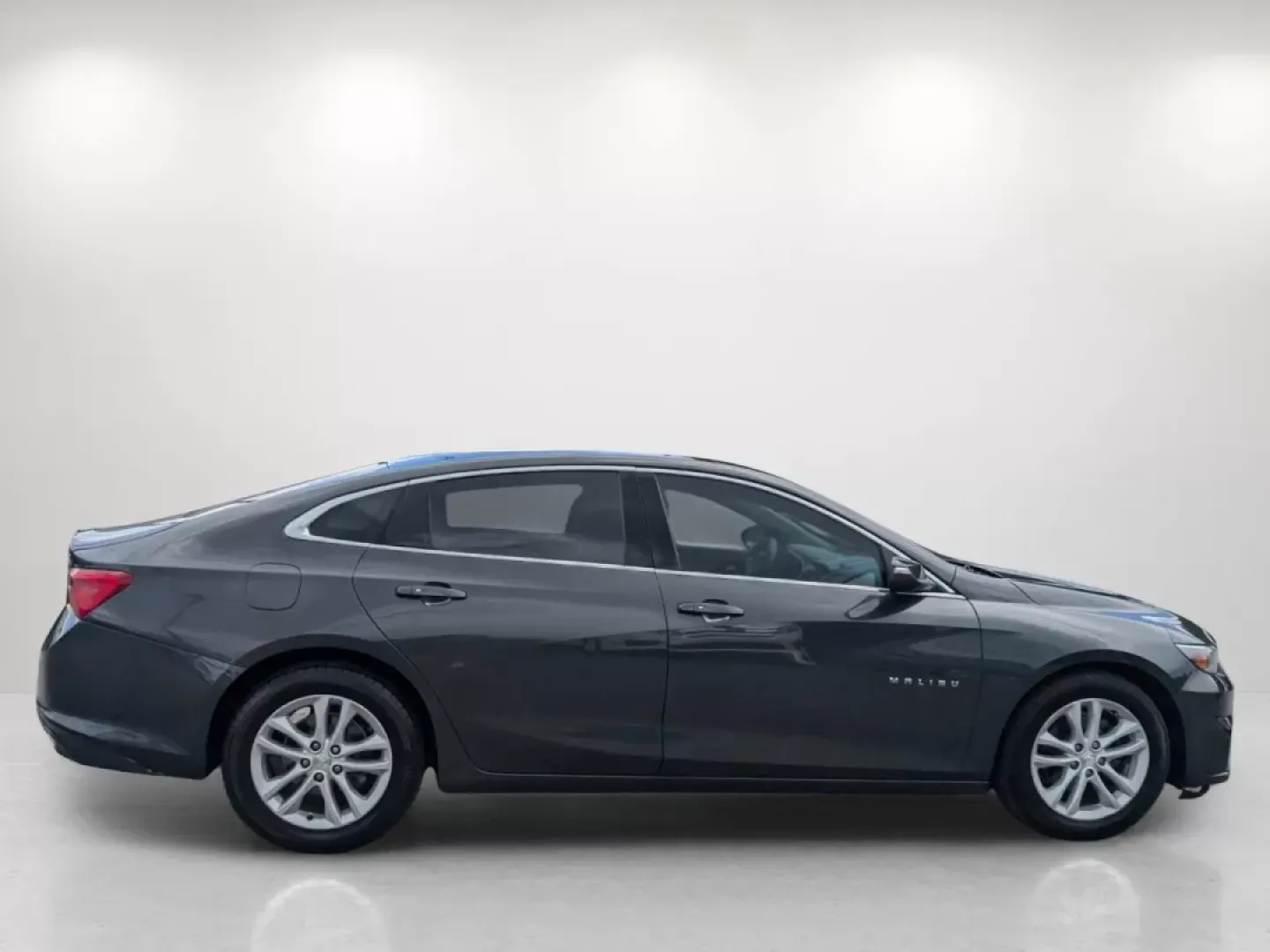 2018 /Jet Black Chevrolet Malibu LT (1G1ZD5ST3JF) with an Other engine, located at 521 Old Farm Lane Rd, Prattville, AL, 36066, (334) 325-1505, 32.482460, -86.416367 - **Experience the Open Road with the 2018 Chevrolet Malibu LT from Gils Auto - Columbus**<br /> <br /> Are you looking for a reliable sedan that fits seamlessly into your daily routine? Whether you're commuting through Columbus or planning a weekend getaway, the 2018 Chevrolet Malibu LT is your perfe - Photo#18