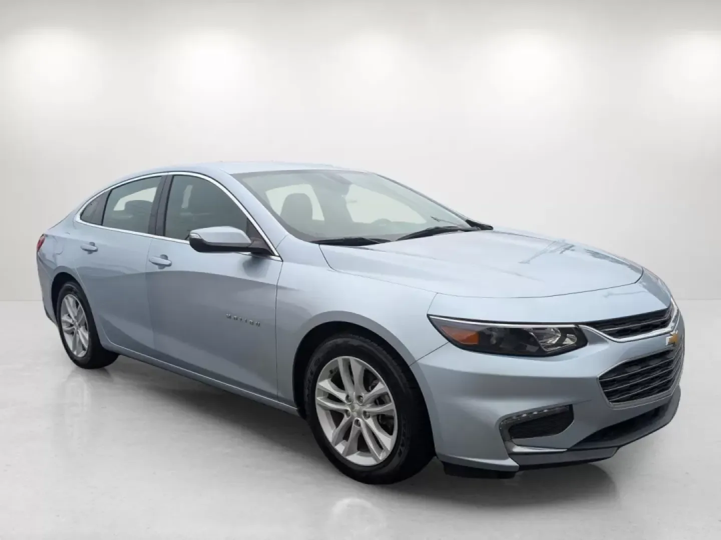 2018 /Jet Black Chevrolet Malibu LT (1G1ZD5STXJF) with an Other engine, located at 5115 14th Ave., Columbus, GA, 31904, (706) 323-0345, 32.511494, -84.971046 - **Discover Your Next Adventure in the 2018 Chevrolet Malibu LT at Gils Auto!** <br /> <br /> Are you tired of long commutes and cramped sedans? Elevate your daily drives with the 2018 Chevrolet Malibu LT, available now at Gils Auto, your trusted Buy Here Pay Here dealership located at 3959 U.S. 80 W - Photo#2