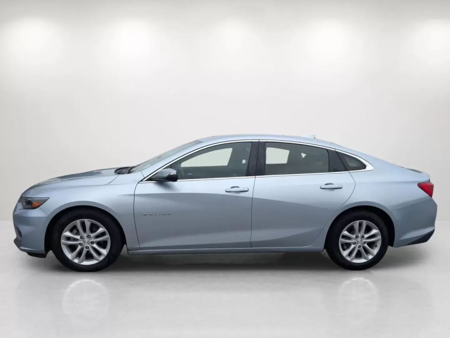 2018 /Jet Black Chevrolet Malibu LT (1G1ZD5STXJF) with an Other engine, located at 5115 14th Ave., Columbus, GA, 31904, (706) 323-0345, 32.511494, -84.971046 - **Discover Your Next Adventure in the 2018 Chevrolet Malibu LT at Gils Auto!** <br /> <br /> Are you tired of long commutes and cramped sedans? Elevate your daily drives with the 2018 Chevrolet Malibu LT, available now at Gils Auto, your trusted Buy Here Pay Here dealership located at 3959 U.S. 80 W - Photo#7