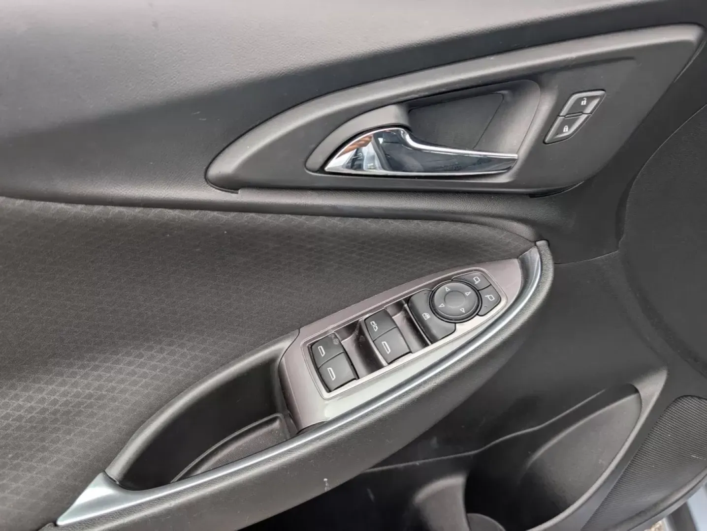 2018 /Jet Black Chevrolet Malibu LT (1G1ZD5STXJF) with an Other engine, located at 5115 14th Ave., Columbus, GA, 31904, (706) 323-0345, 32.511494, -84.971046 - **Discover Your Next Adventure in the 2018 Chevrolet Malibu LT at Gils Auto!** <br /> <br /> Are you tired of long commutes and cramped sedans? Elevate your daily drives with the 2018 Chevrolet Malibu LT, available now at Gils Auto, your trusted Buy Here Pay Here dealership located at 3959 U.S. 80 W - Photo#8