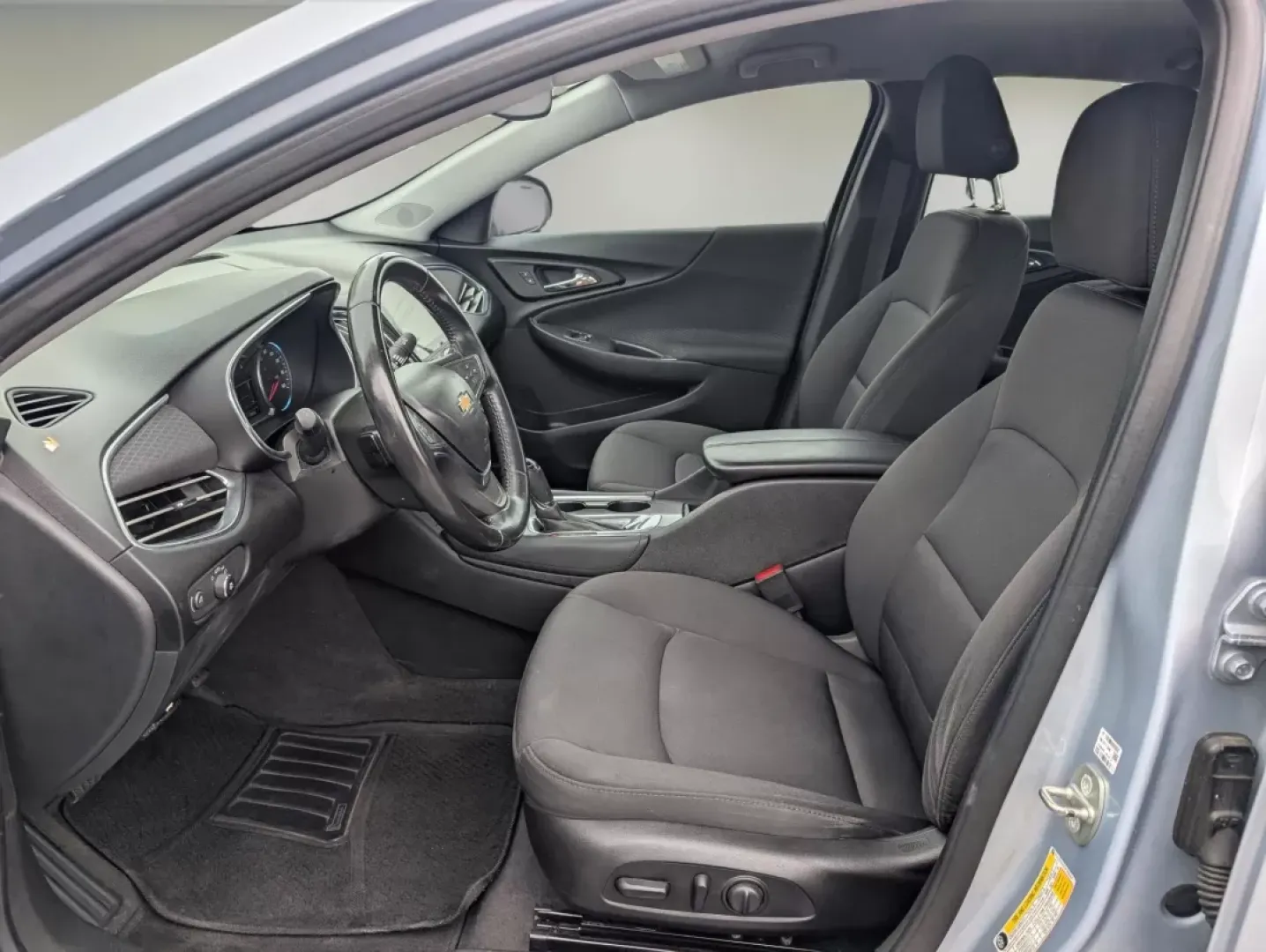 2018 /Jet Black Chevrolet Malibu LT (1G1ZD5STXJF) with an Other engine, located at 5115 14th Ave., Columbus, GA, 31904, (706) 323-0345, 32.511494, -84.971046 - **Discover Your Next Adventure in the 2018 Chevrolet Malibu LT at Gils Auto!** <br /> <br /> Are you tired of long commutes and cramped sedans? Elevate your daily drives with the 2018 Chevrolet Malibu LT, available now at Gils Auto, your trusted Buy Here Pay Here dealership located at 3959 U.S. 80 W - Photo#9