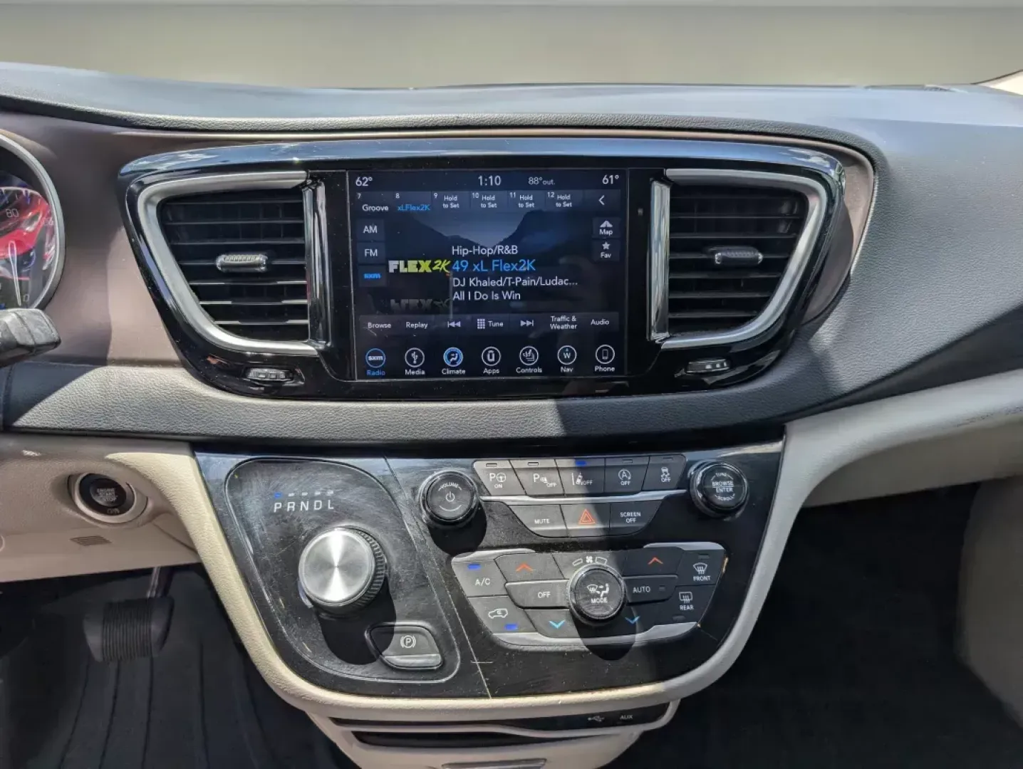 2018 /Black/Alloy Chrysler Pacifica Touring L (2C4RC1BG6JR) with an Regular Unleaded V-6 3.6 L/220 engine, 9-Speed Automatic w/OD transmission, located at 1430 Gateway Drive, Opelika, AL, 36801, (334) 239-0944, 32.637871, -85.409790 - **Experience the Ultimate Family Adventure in a 2018 Chrysler Pacifica!**<br /> <br /> Discover the ideal vehicle for family road trips and everyday adventures at Gils Auto - Opelika! Located conveniently in Opelika, AL, at 1430 Gateway Drive, our Buy Here Pay Here dealership offers guaranteed appro - Photo#15